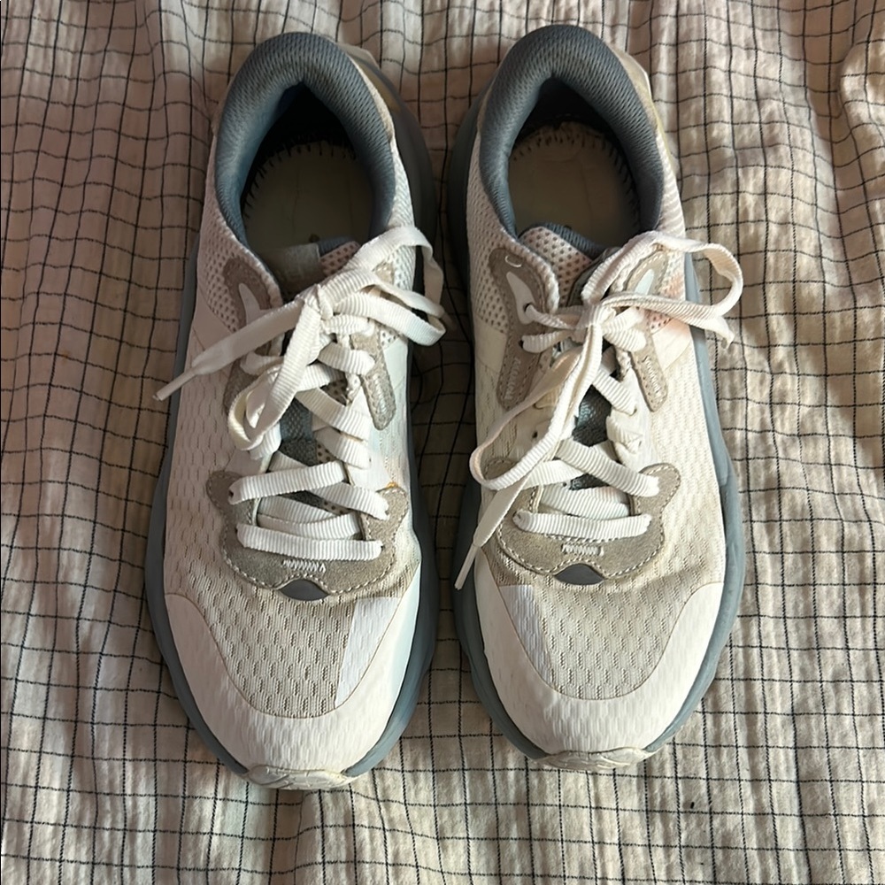 Sorel White and Gray Sneakers Minimalist Design